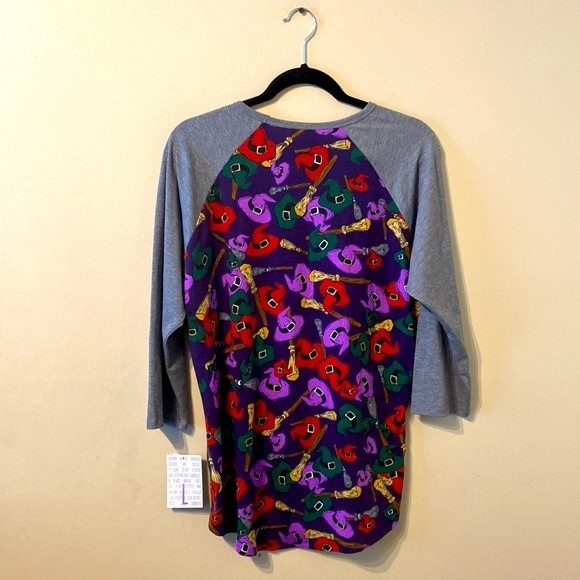Unisex Lularoe Randy Shirt Gray w/ Witches Hats & Brooms Graphic L New NWT - Picture 2 of 7